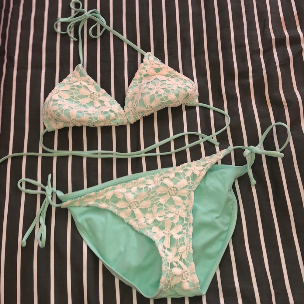 Mint 2 piece bikini top-M bottoms-L